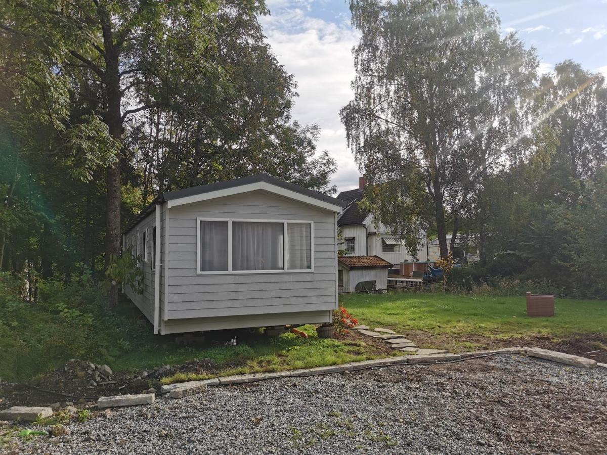 Garden Guest House Hovik ภายนอก รูปภาพ